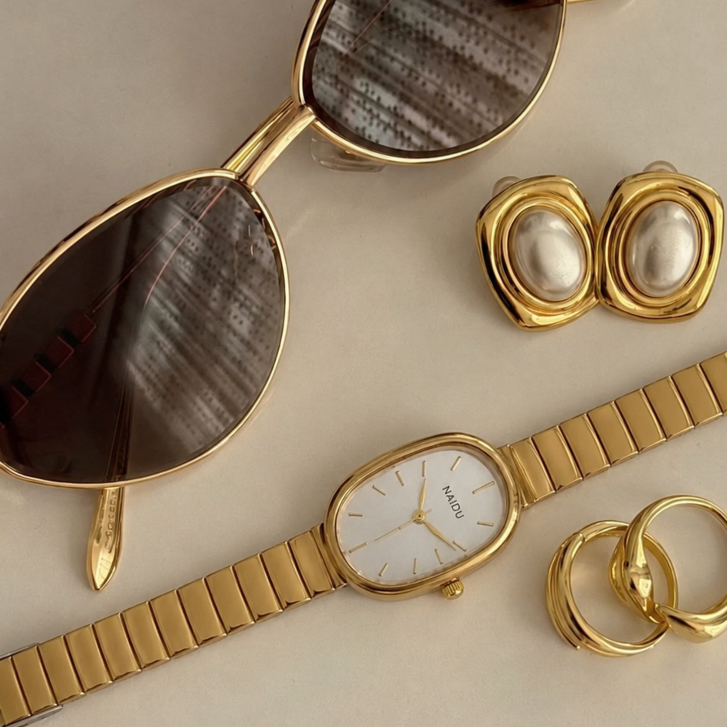 Le Marais Watch Moonlight | Balvem