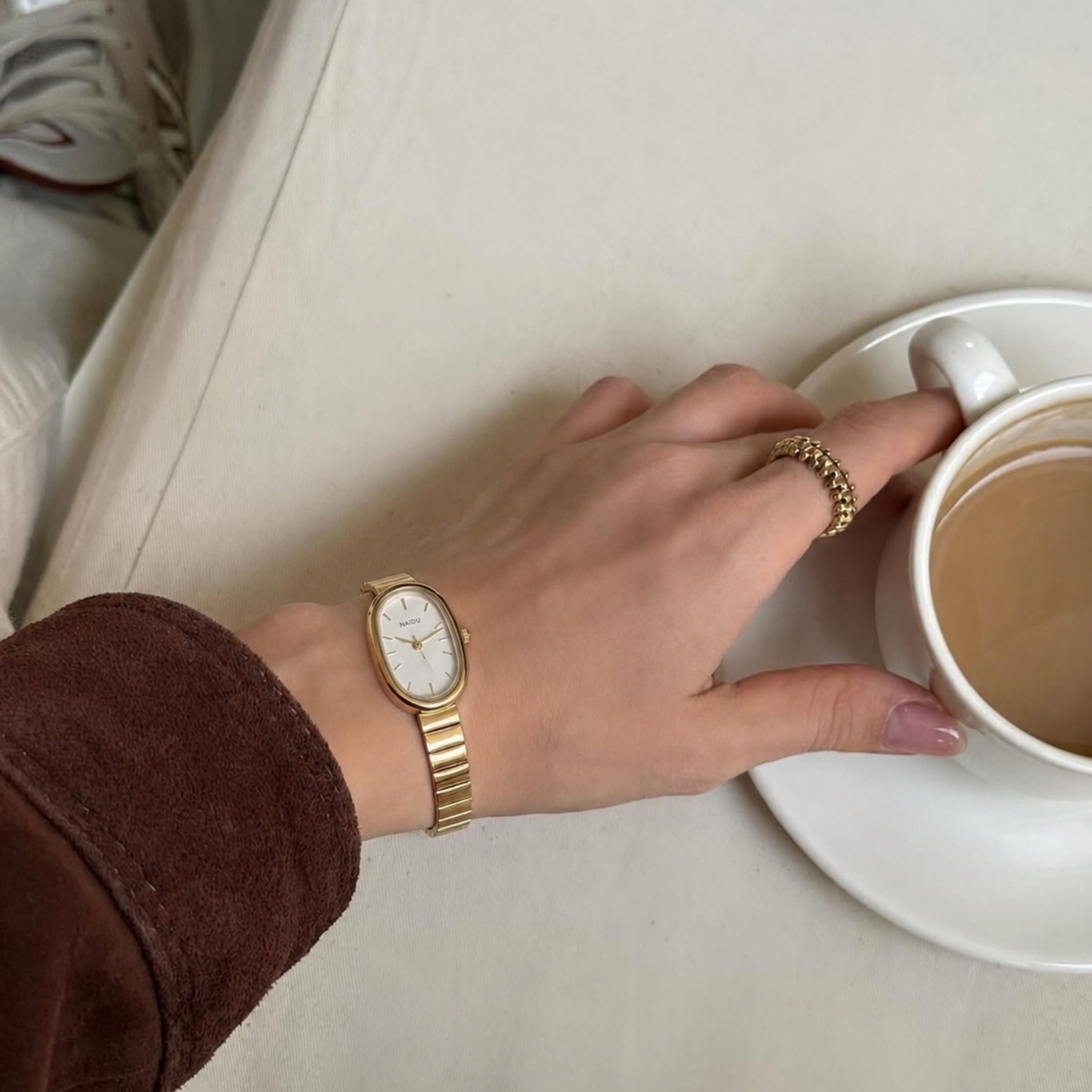 Le Marais Watch Moonlight | Balvem